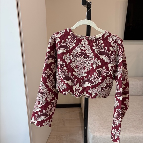 Farm Rio: Bicolor Jacquard Waves Long
Sleeve Top - Picture 5 of 12